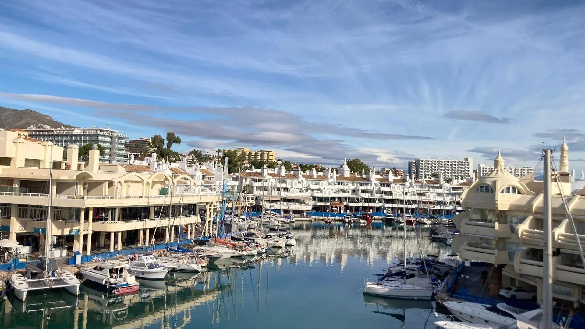 Apartamento Isla De Poniente Puerto Marina Benalmadena